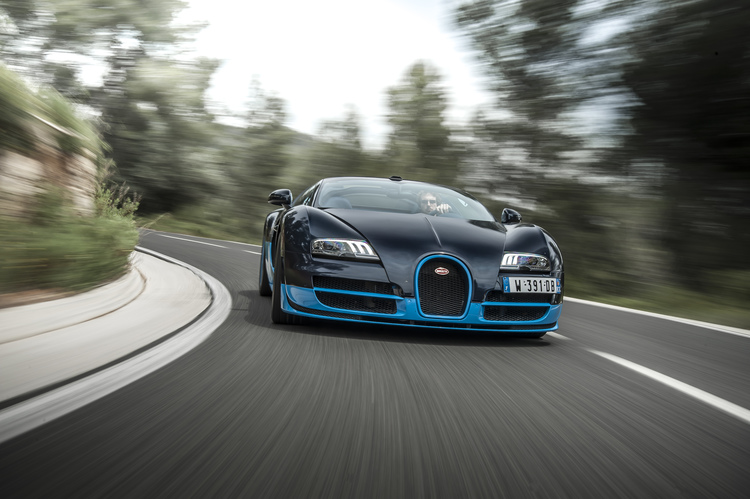 bugatti-veyron-vitesse-front-in-motion.jpg