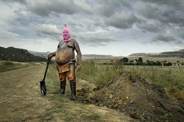 landscape-amat-digger-sacha-waldman.jpg