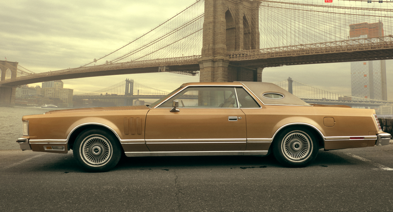vintage-car-brooklyn-bridge-cityscapes-sacha-waldman.png