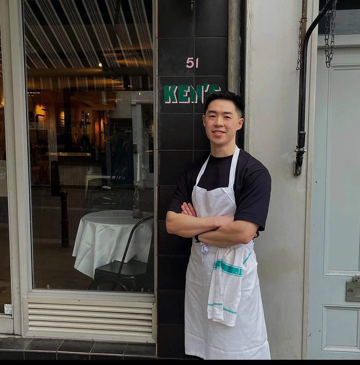 LÁ LÓT AT NAUGHTY PIGLETS