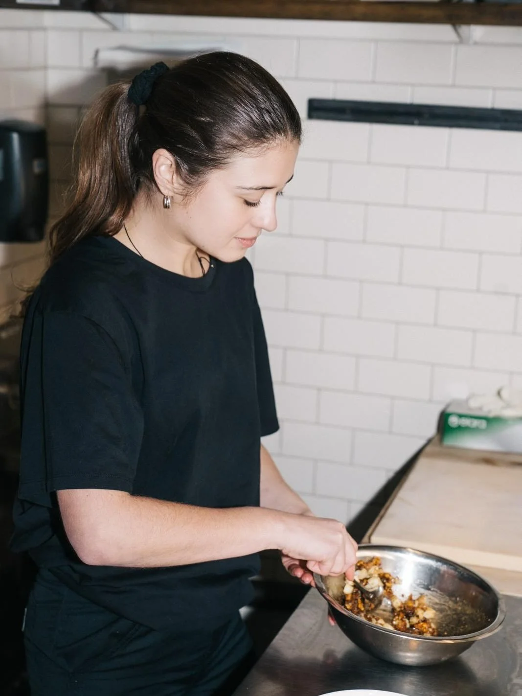 NEW RESIDENCY BOMBA ALERT
Hannah Musante has landed and will be taking over @nicoderey next week 💥

Originally from San Diego, Hannah&rsquo;s cooking is rooted in seasonality, subtlety, and a strong sense of place. 
She honed her skills in Paris, at