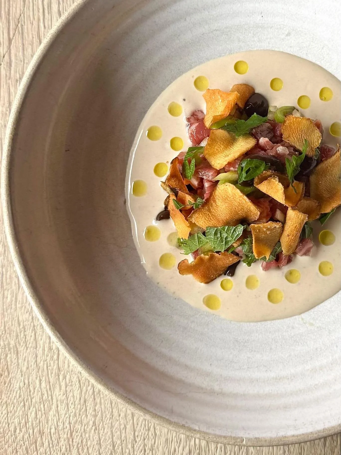 EAT, LOVE, DRINK

Dinner from 6!
Beef tartare, coffee ponzu, Jerusalem artichokes 🔥
@chefthomlemercier