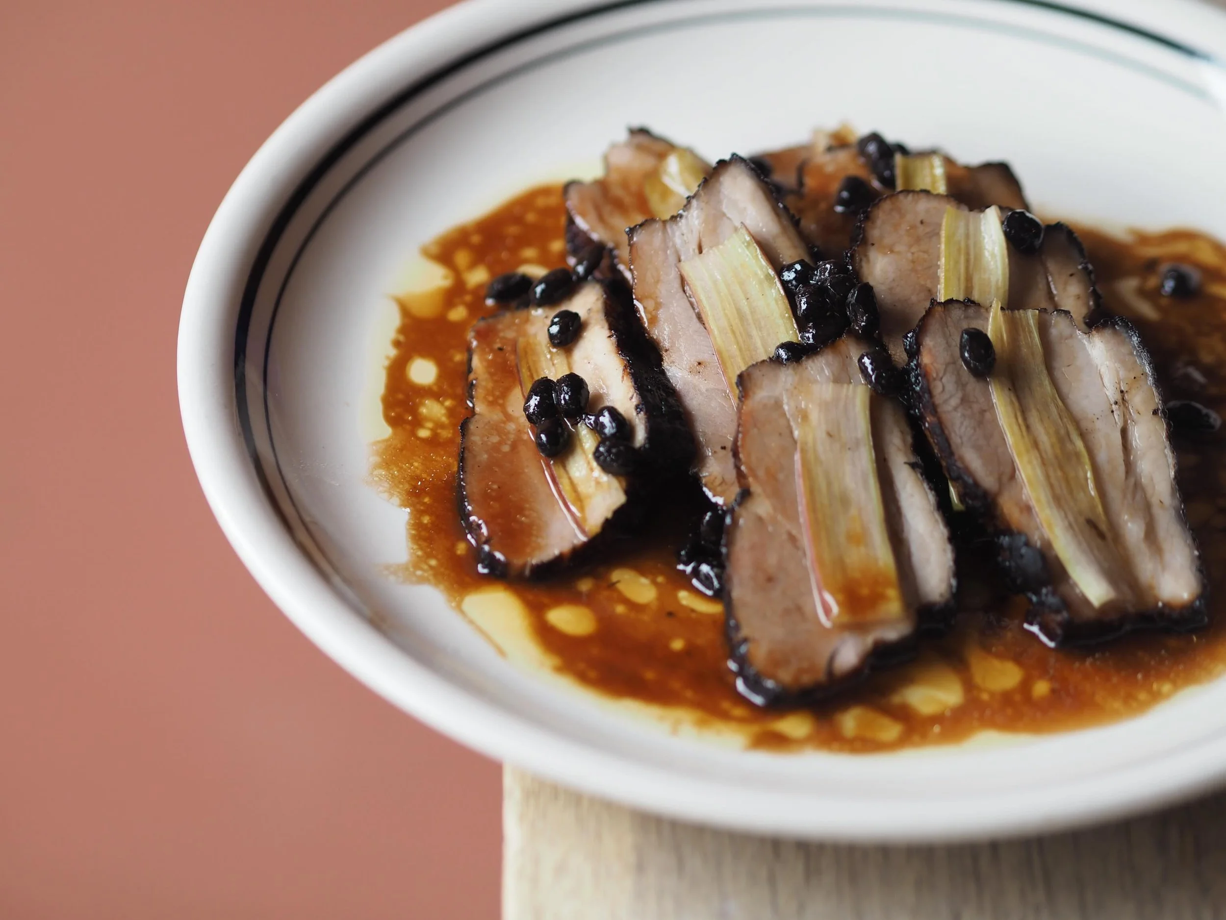 WOOF!! THIS MENU IS A MUST TRY 🔥
@lutolondon 

Blackened pork belly, marinated for 3 days in miso vinegar and brown sugar, pickled rhubarb, brown butter and black beans 

Filipino food at its most authentic. Mary you&rsquo;re amazing !