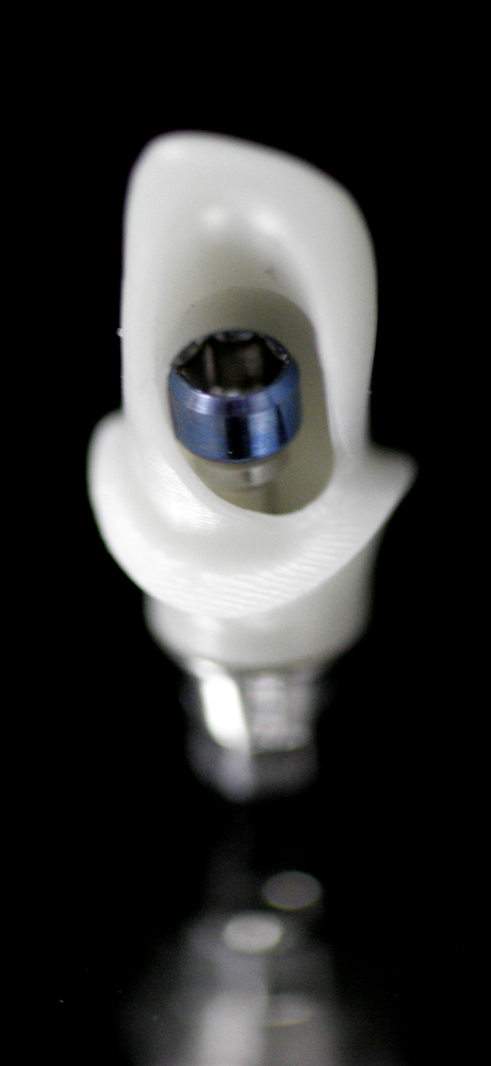 Milled ASC zirconia abutment