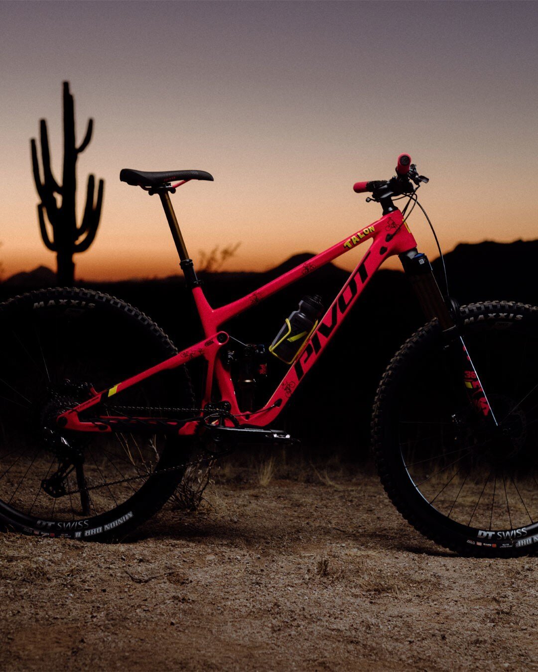 Introducing the @pivotcycles Switchblade Limited Edition Talon &ndash; Celebrating 35 years of innovation

#pivotcycles #switchbladenation #pivotswitchblade