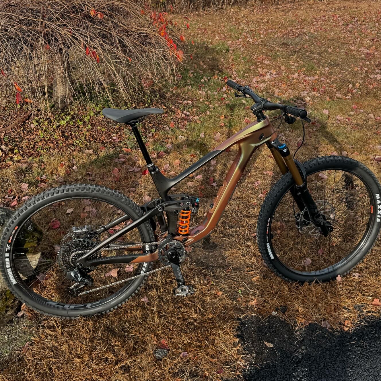 Bring reign down on the competition with the new advanced pro 0. Run mixed wheels with three different geometry settings. Slack head, steep seat this is made to play. I&rsquo;m sure you will find @pattlessardd riding this in the @easternstatescup nex