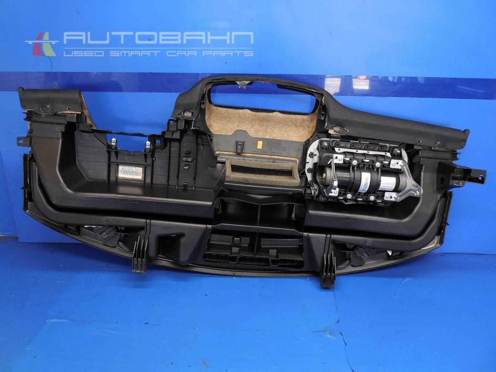 Fortwo OEM Black Dashboard with Airbag 06.jpg