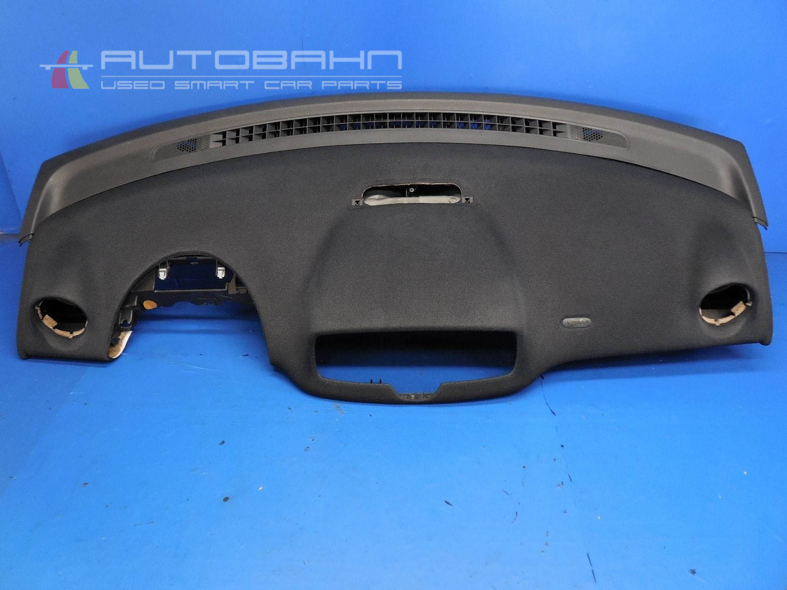 Fortwo OEM Black Dashboard with Airbag 01.jpg