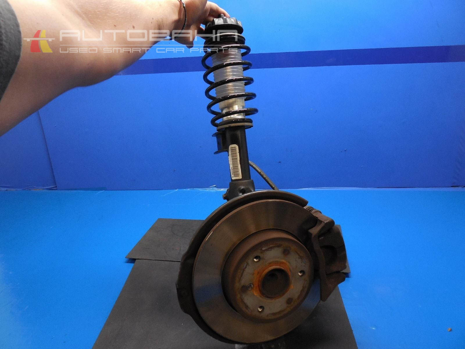 Fortwo OEM Front Left Control Arm-Spindle-Brake-Strut-Spring Assembly 07.jpg