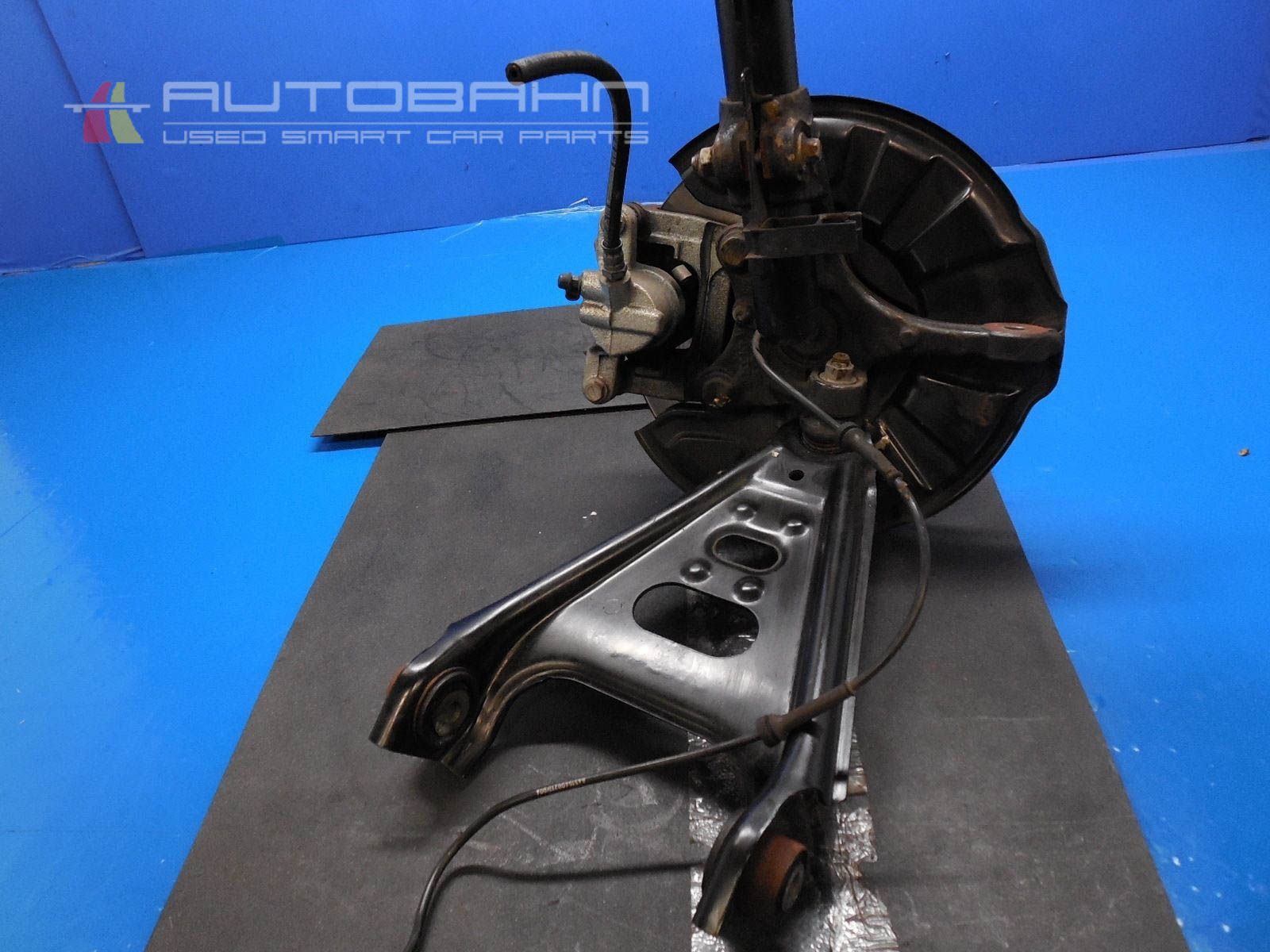 Fortwo OEM Front Left Control Arm-Spindle-Brake-Strut-Spring Assembly 09.jpg