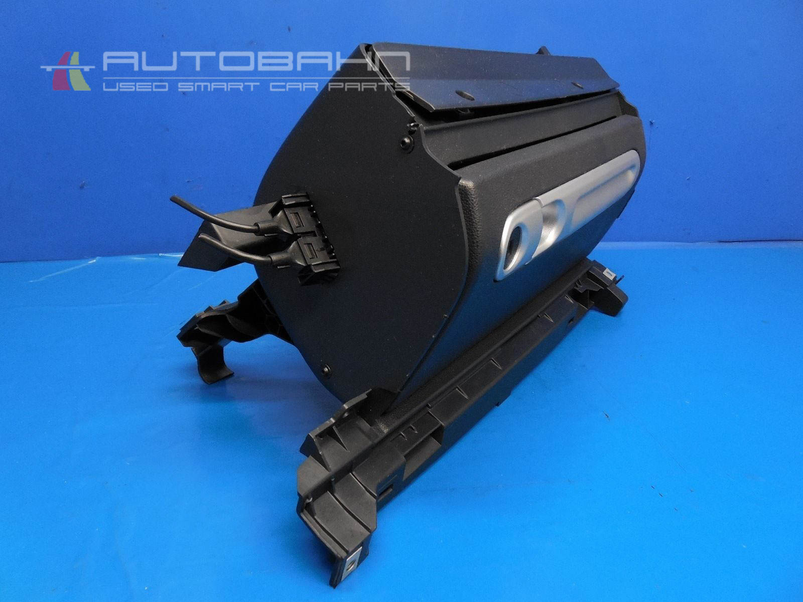 Fortwo OEM Glove Box with Door & Lock Cylinder 04.jpg
