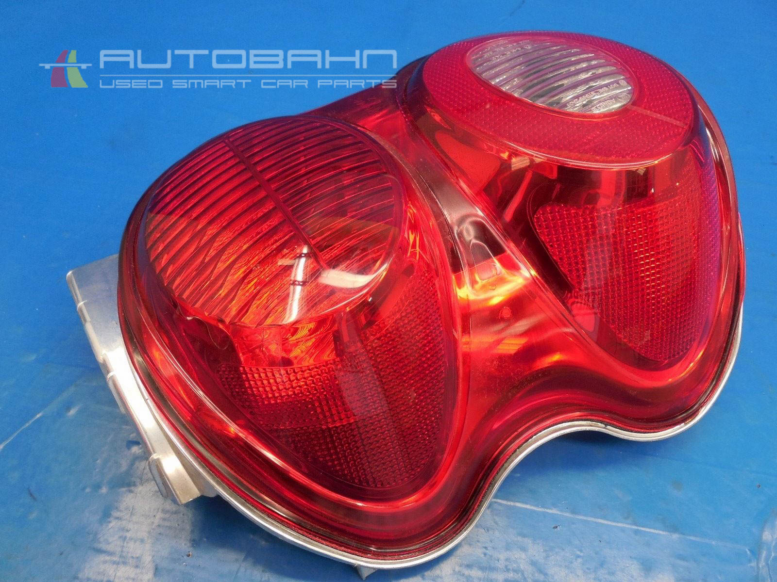 Fortwo OEM Left Drivers Side Tail Light + Bulbs 03.jpg