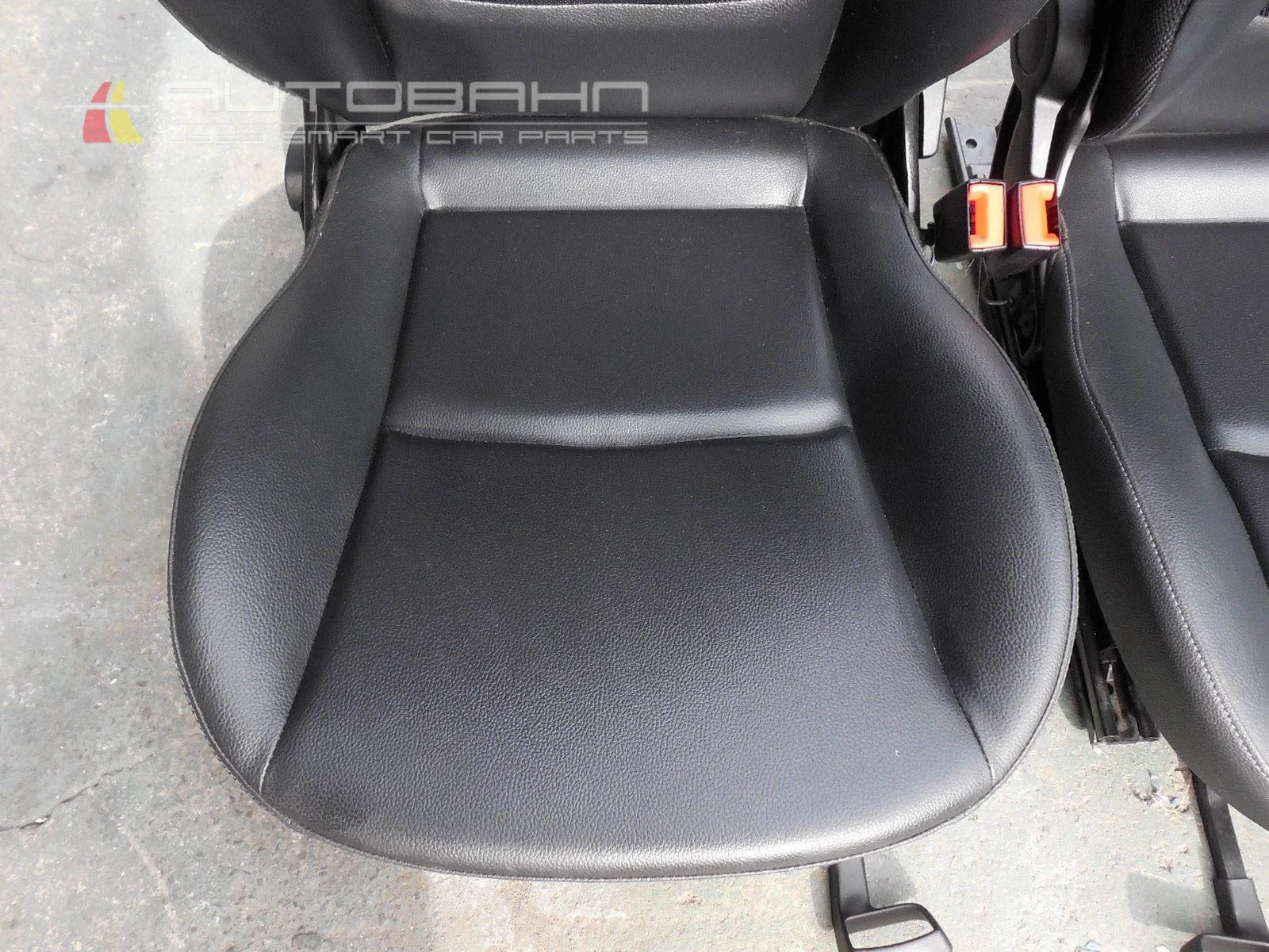 Fortwo Passion Pure OEM Pair of Left & Right Seats Black Vinyl & Mesh 06.jpg