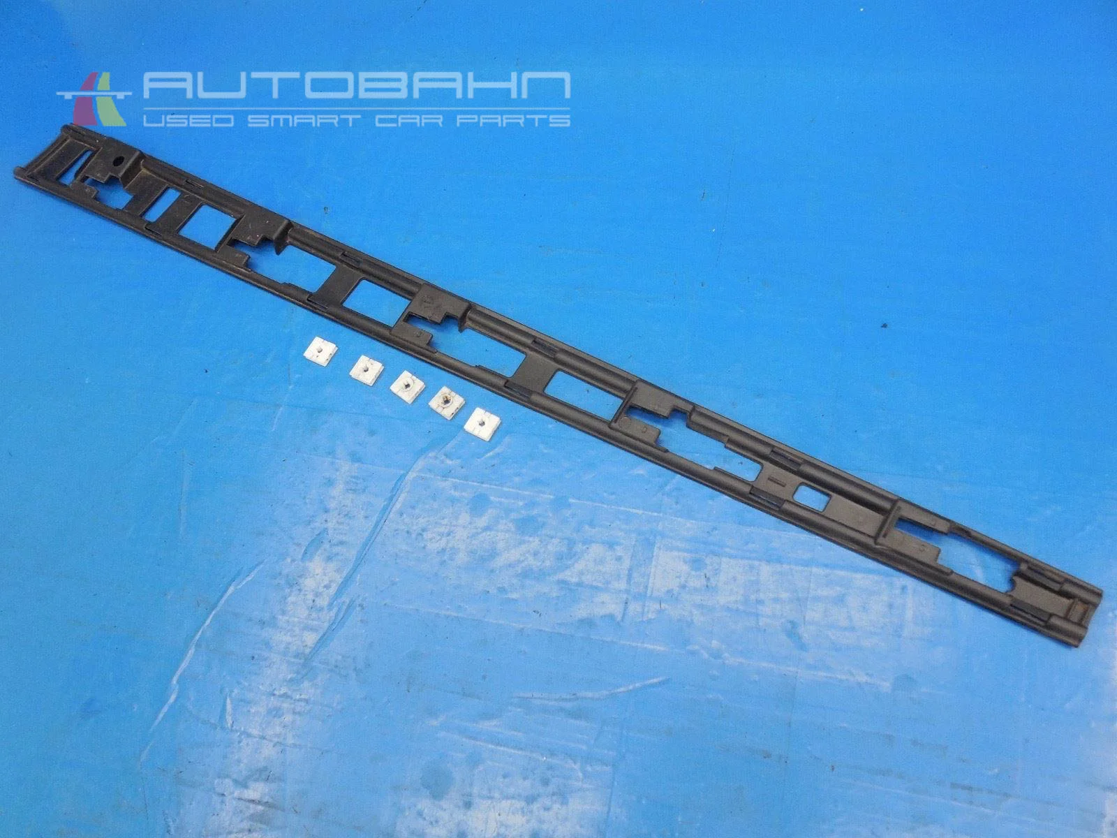 Fortwo-Passion-Pure-2008-2014-OEM-Right-Rocker-Molding-Mount-Clips-03.jpg