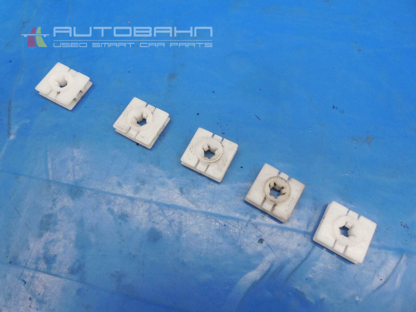 Fortwo-Passion-Pure-2008-2014-OEM-Right-Rocker-Molding-Mount-Clips-05.jpg