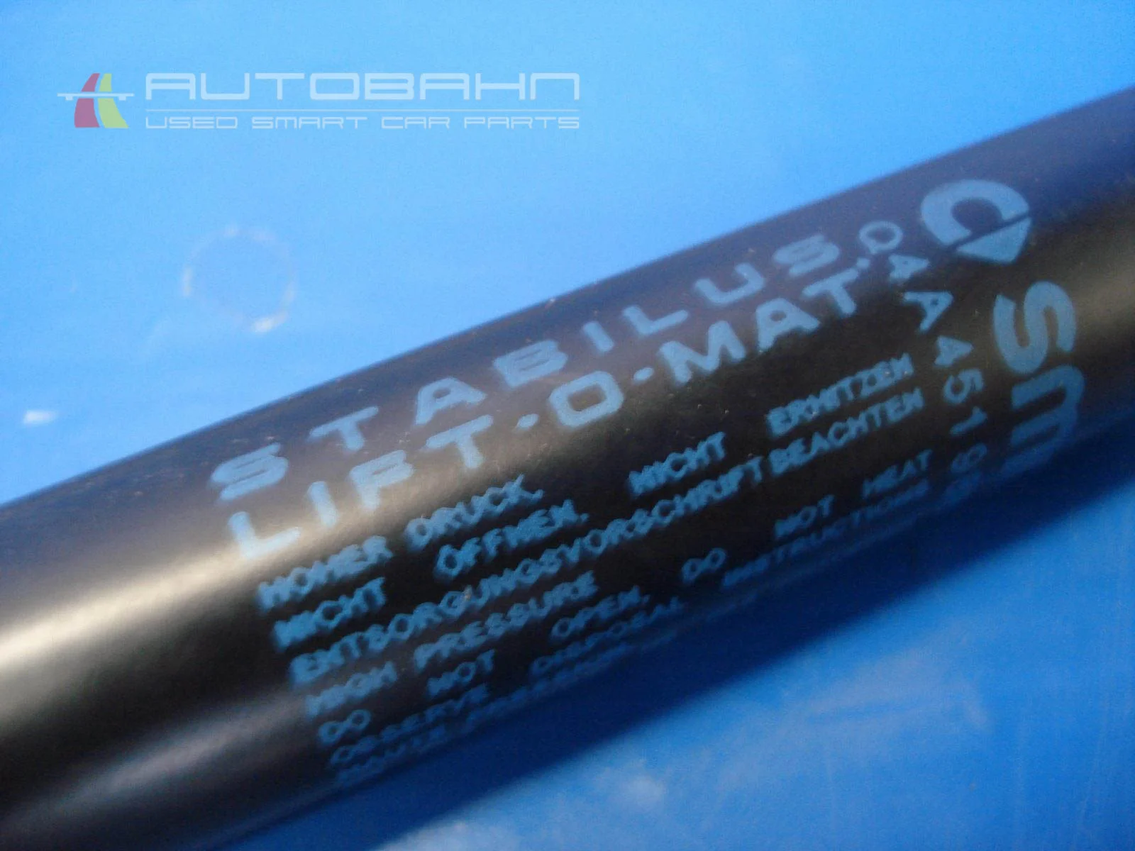 Fortwo Passion Pure OEM Rear Hatch Support Shocks Pair 06.jpg