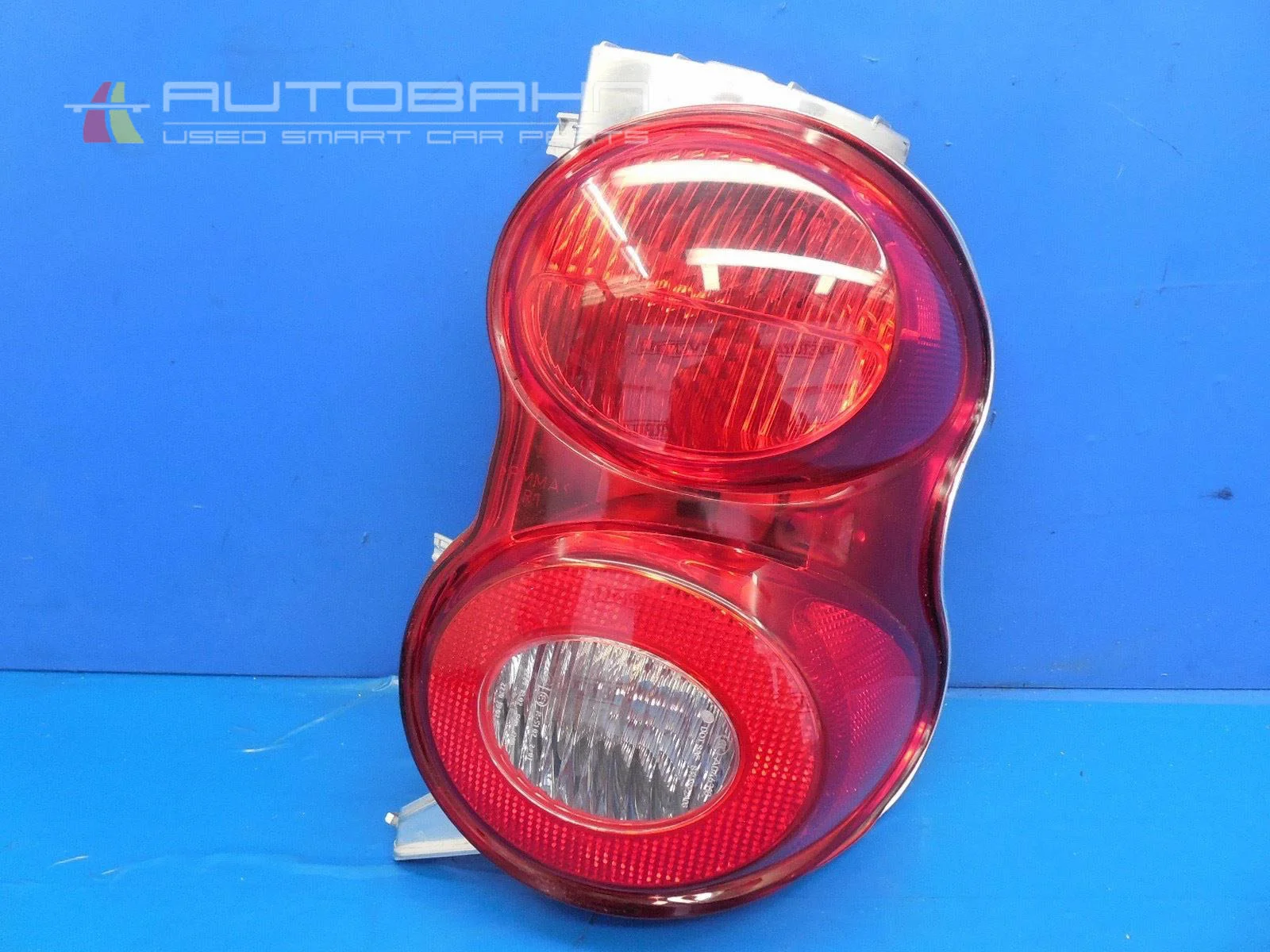 Fortwo OEM Right Passenger Side Tail Light + Bulbs 01.jpg