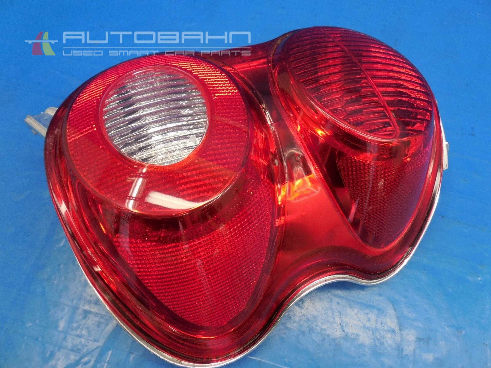 Fortwo OEM Right Passenger Side Tail Light + Bulbs 02.jpg