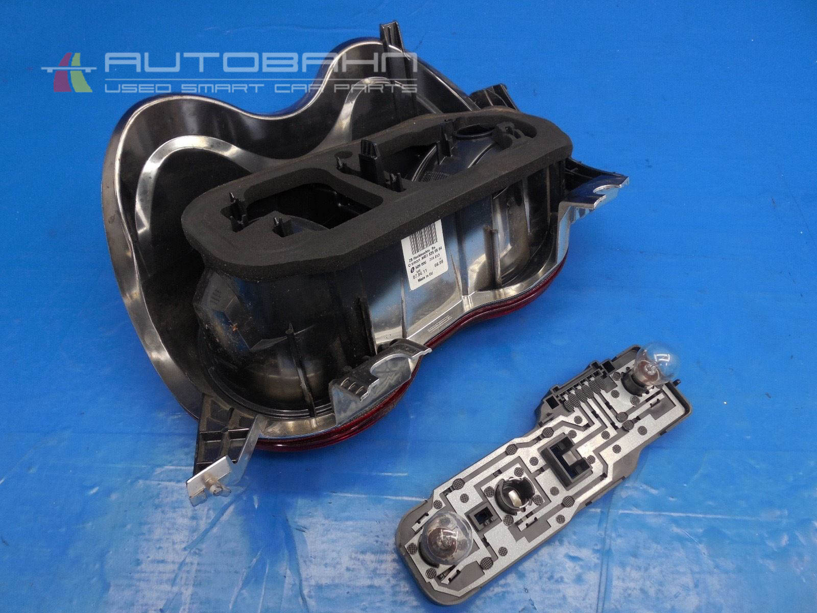 Fortwo OEM Right Passenger Side Tail Light + Bulbs 06.jpg