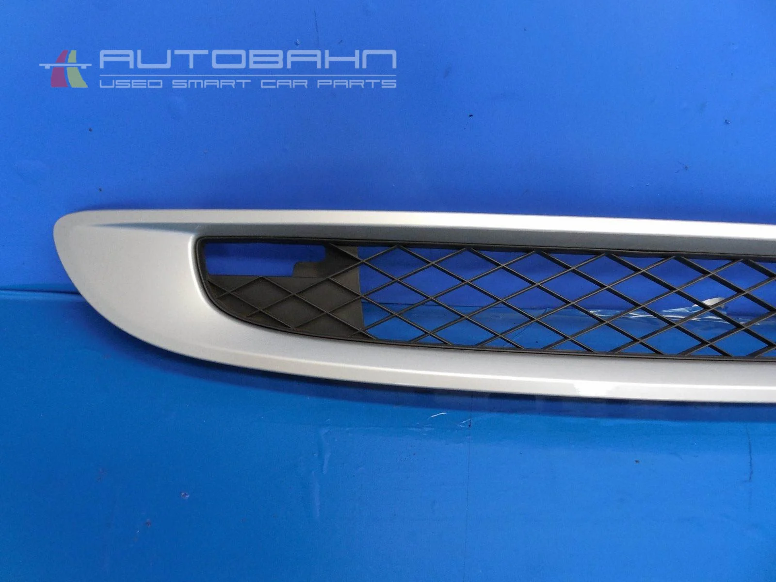 Fortwo Passion Pure OEM Complete Upper Front Grille & Trim 10.jpg