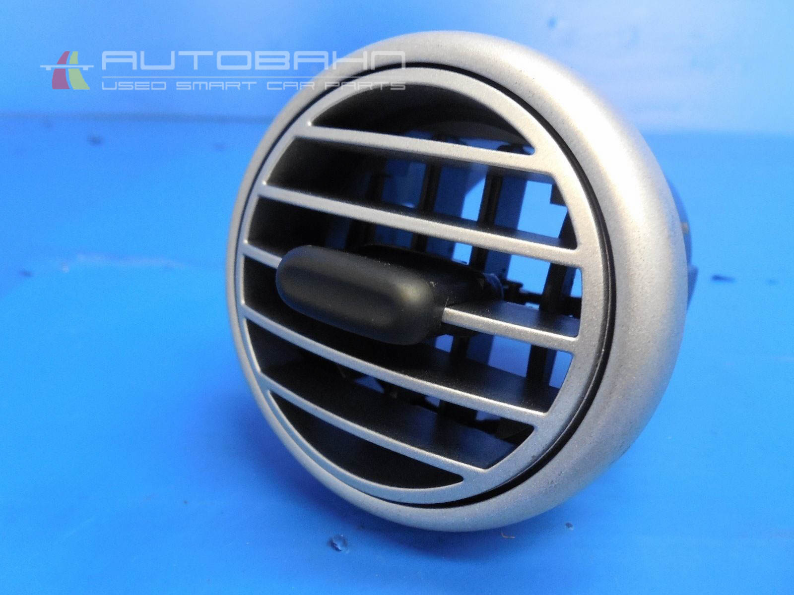 Fortwo OEM Left Drivers Side Dash AC Vent 03.jpg