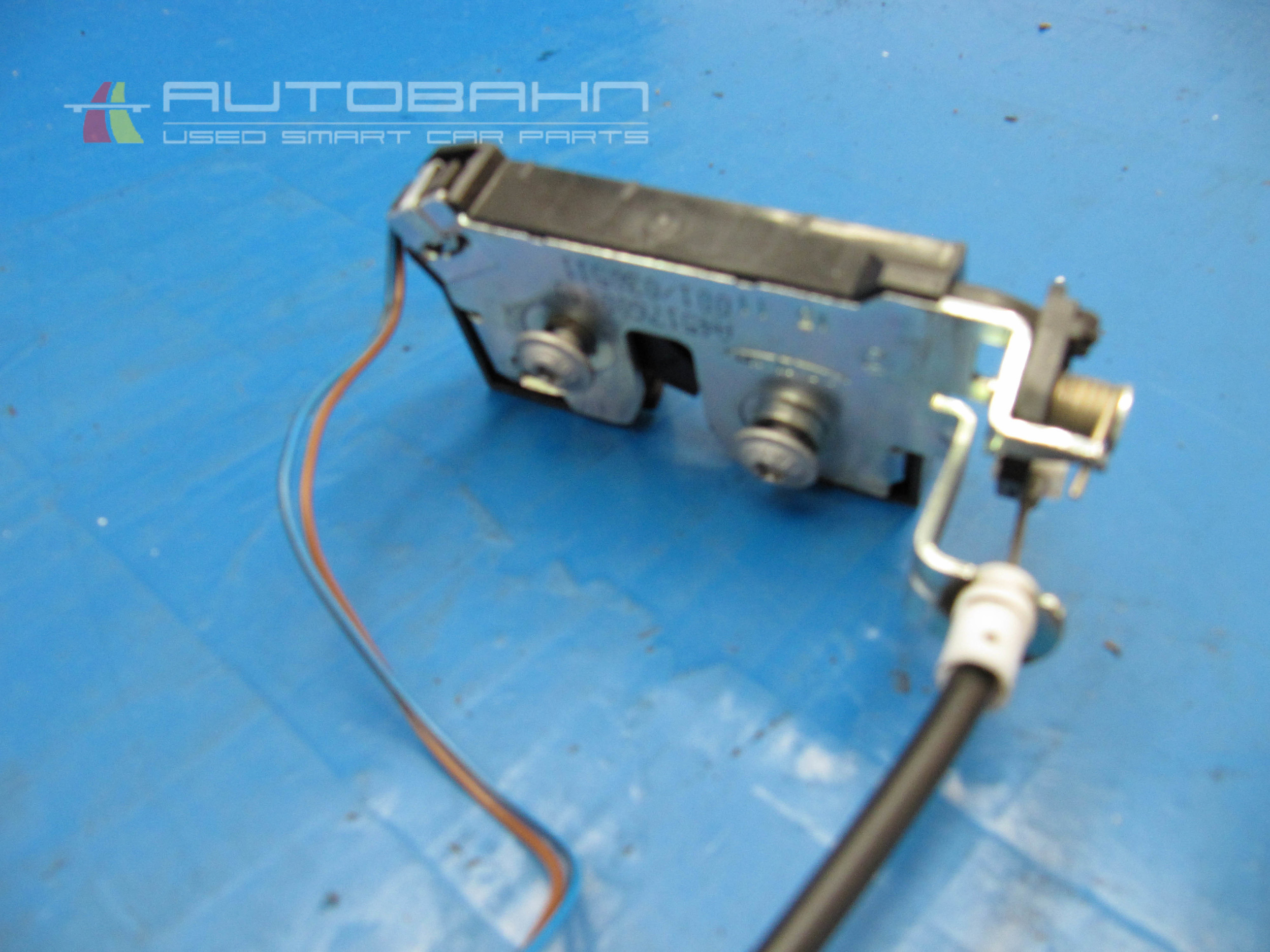 Fortwo Passion Rear Tailgate Glass Latch Complete 03.jpg