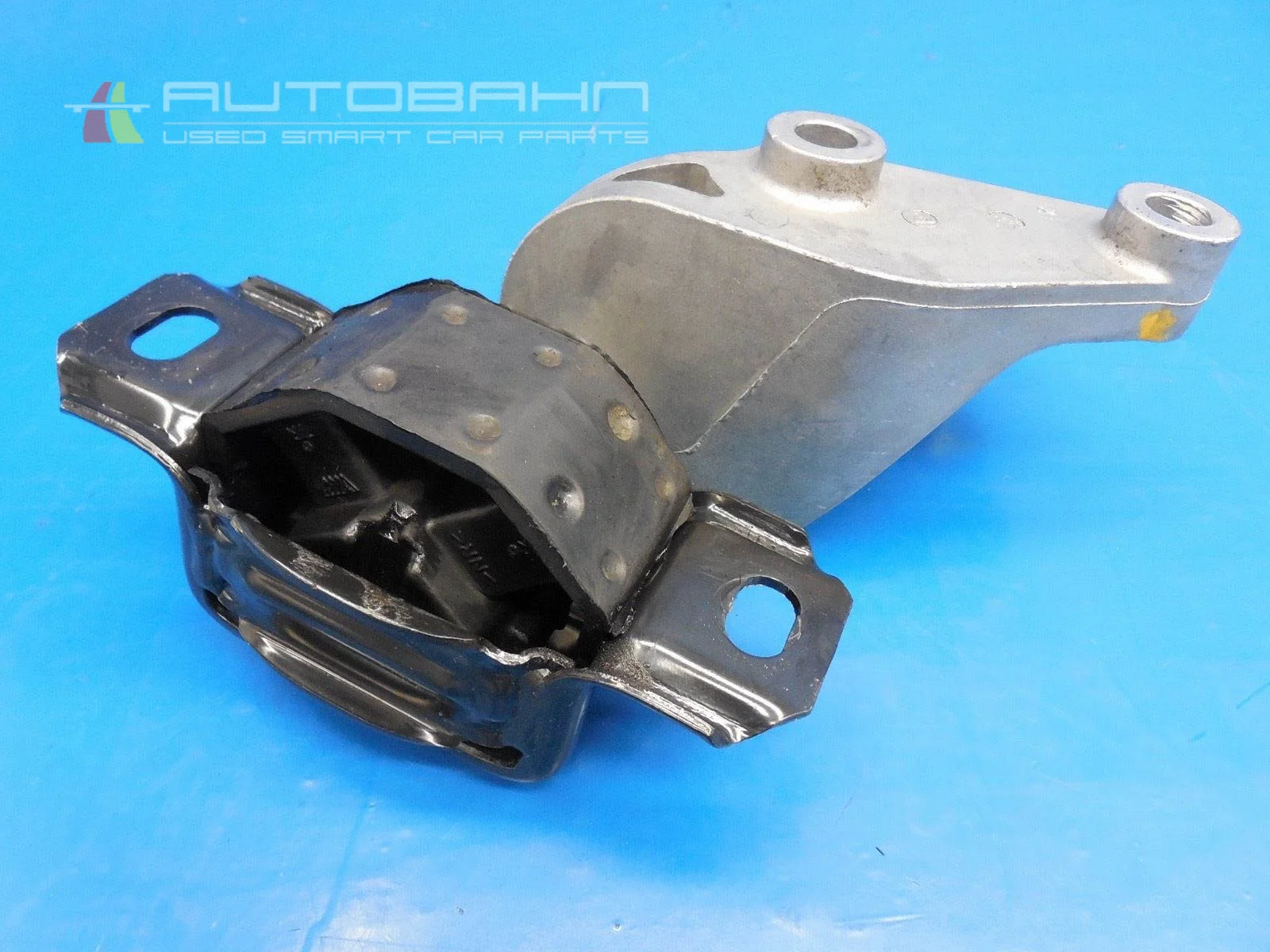 Fortwo Passion Pure (2008-2015) OEM Transmission Mount 04.jpg
