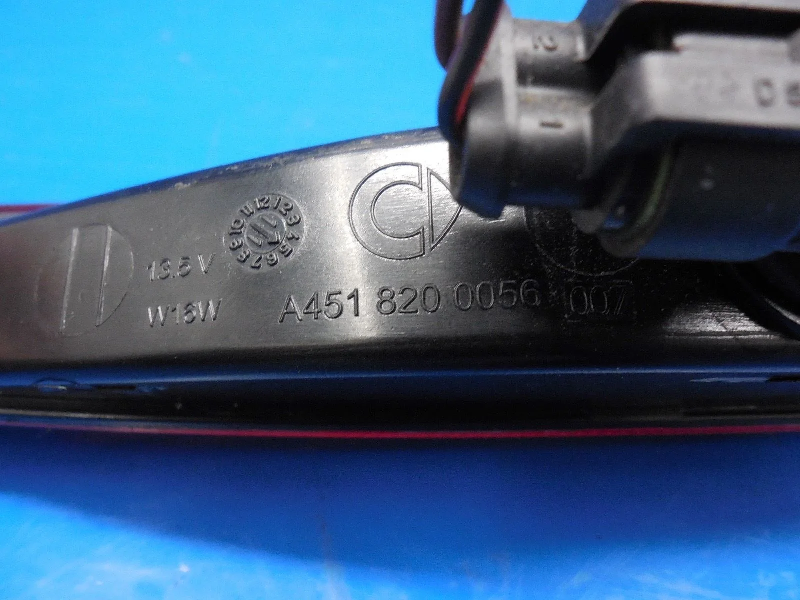 Fortwo Passion Pure 2008-2015 OEM Third Brake Light & Bulb 06.jpg