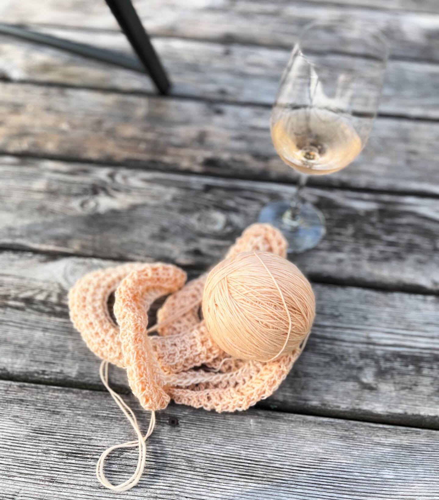 Our Crochet-a-long doesn&rsquo;t start until next week, but I just couldn&rsquo;t wait to get started on my cowl! A frosty glass of rose seemed like the perfect match for this peachy-pink ombr&eacute; yarn. Cheers to the first warm spring evening on 