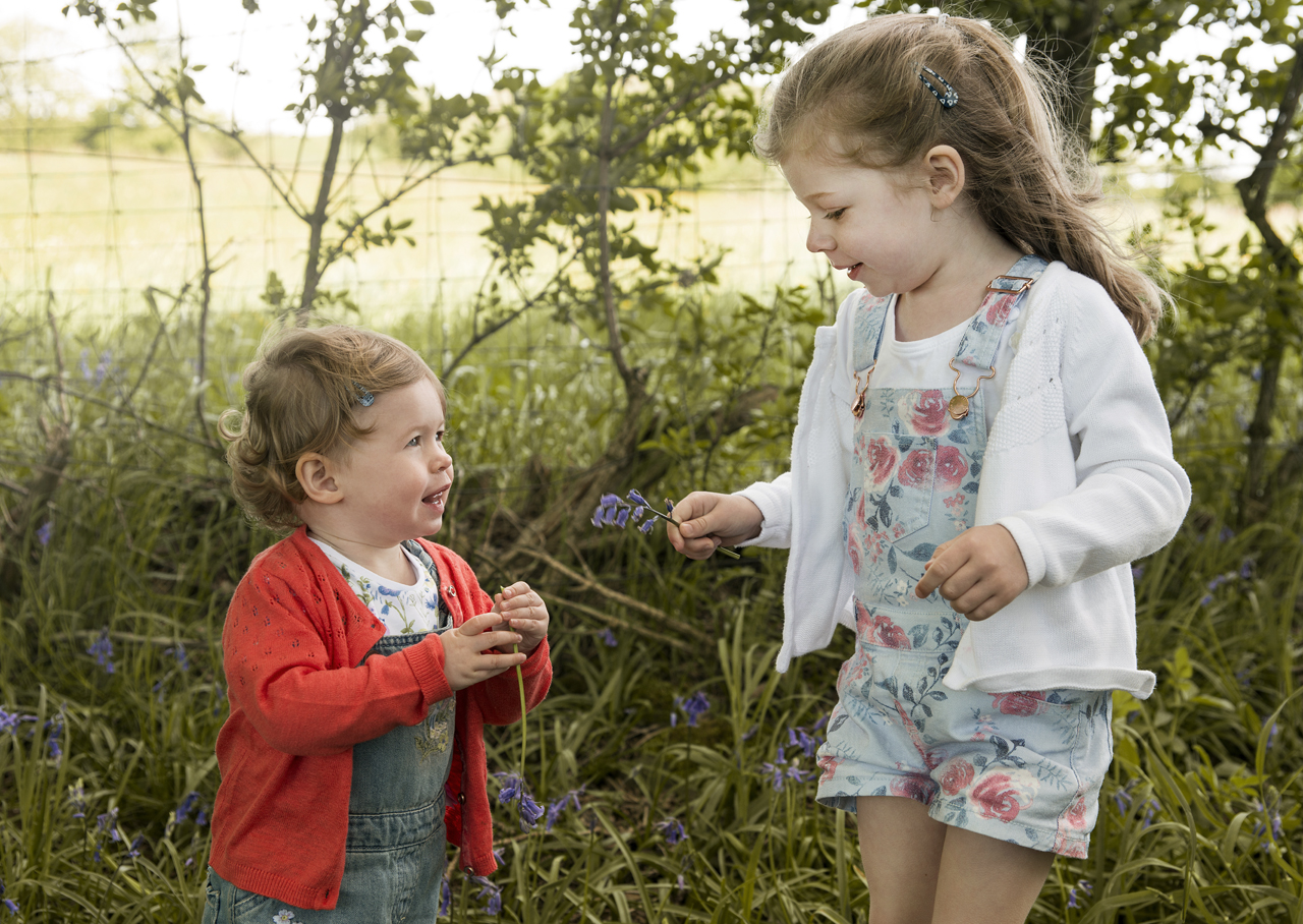 friends-sisters-photography-family-park-rochdale.jpg