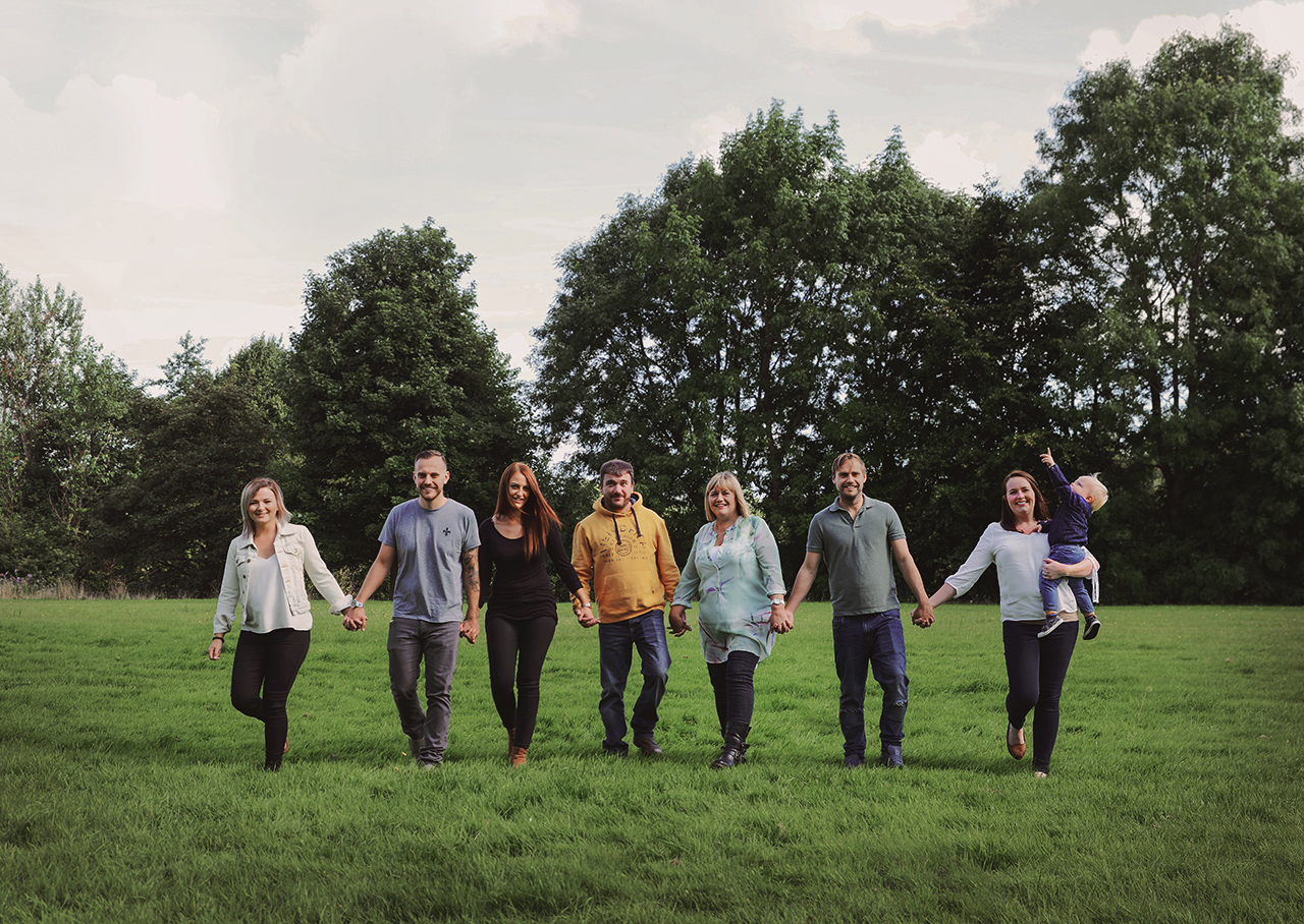 lifestyle-family-large-big-group-outdoor-photography-photoshoot-rochdale.jpg