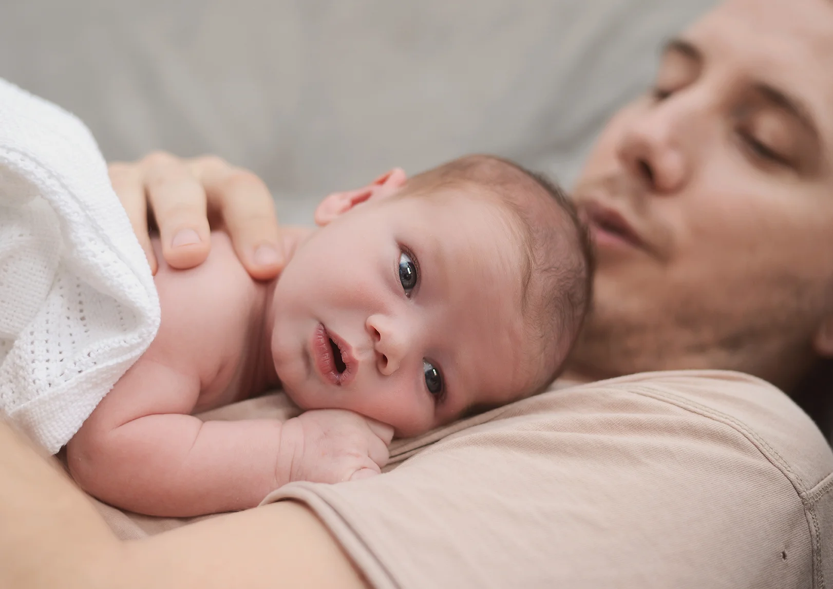 newborn-at-home-photoshoot_16.jpg