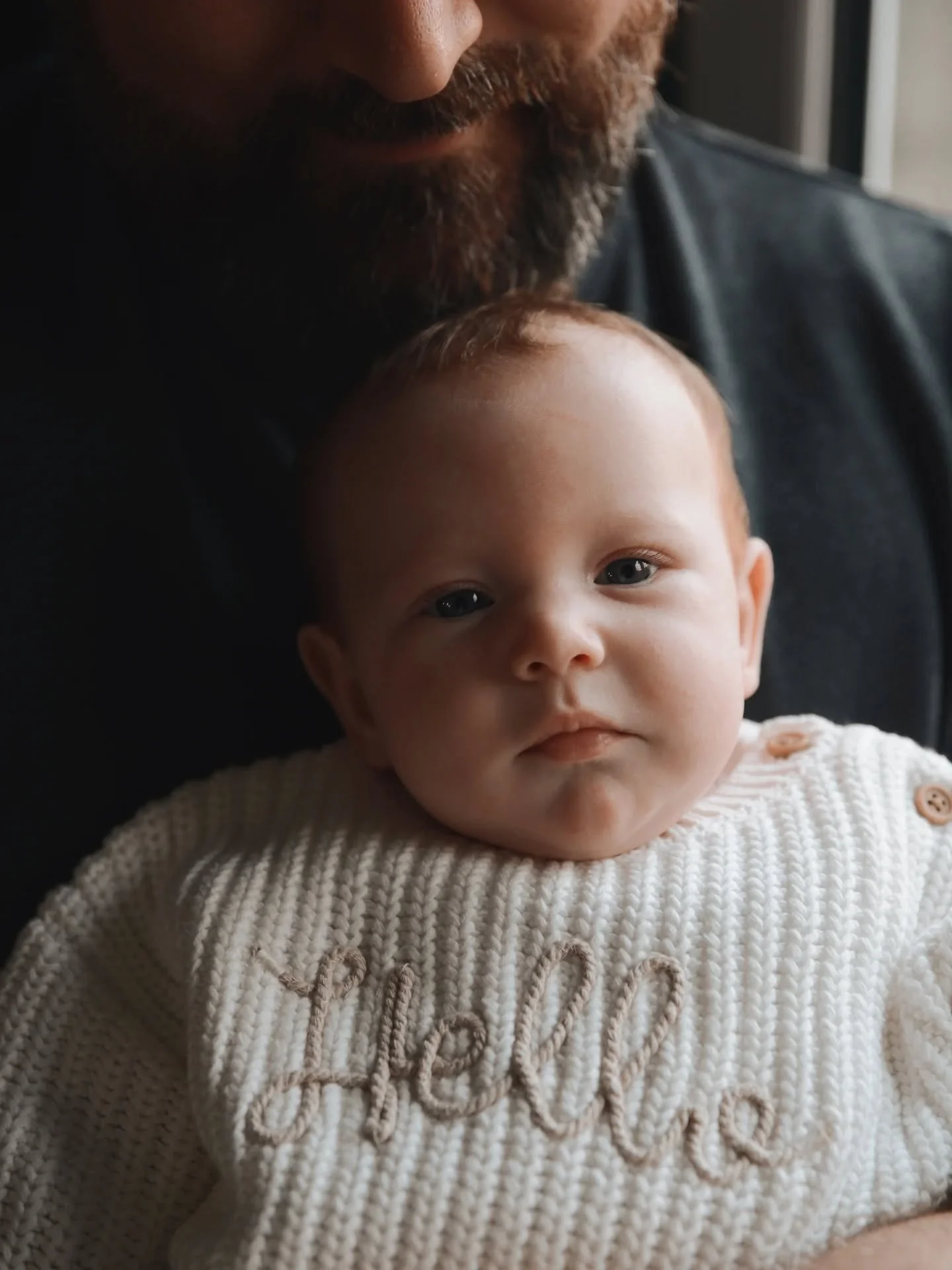 How special it was to be invited back to the Bamford's home to photograph their newest arrival 🩷 

I love a cosy at-home shoot and especially love seeing my families grow 🥹

#lifestylephotographer #familyathome