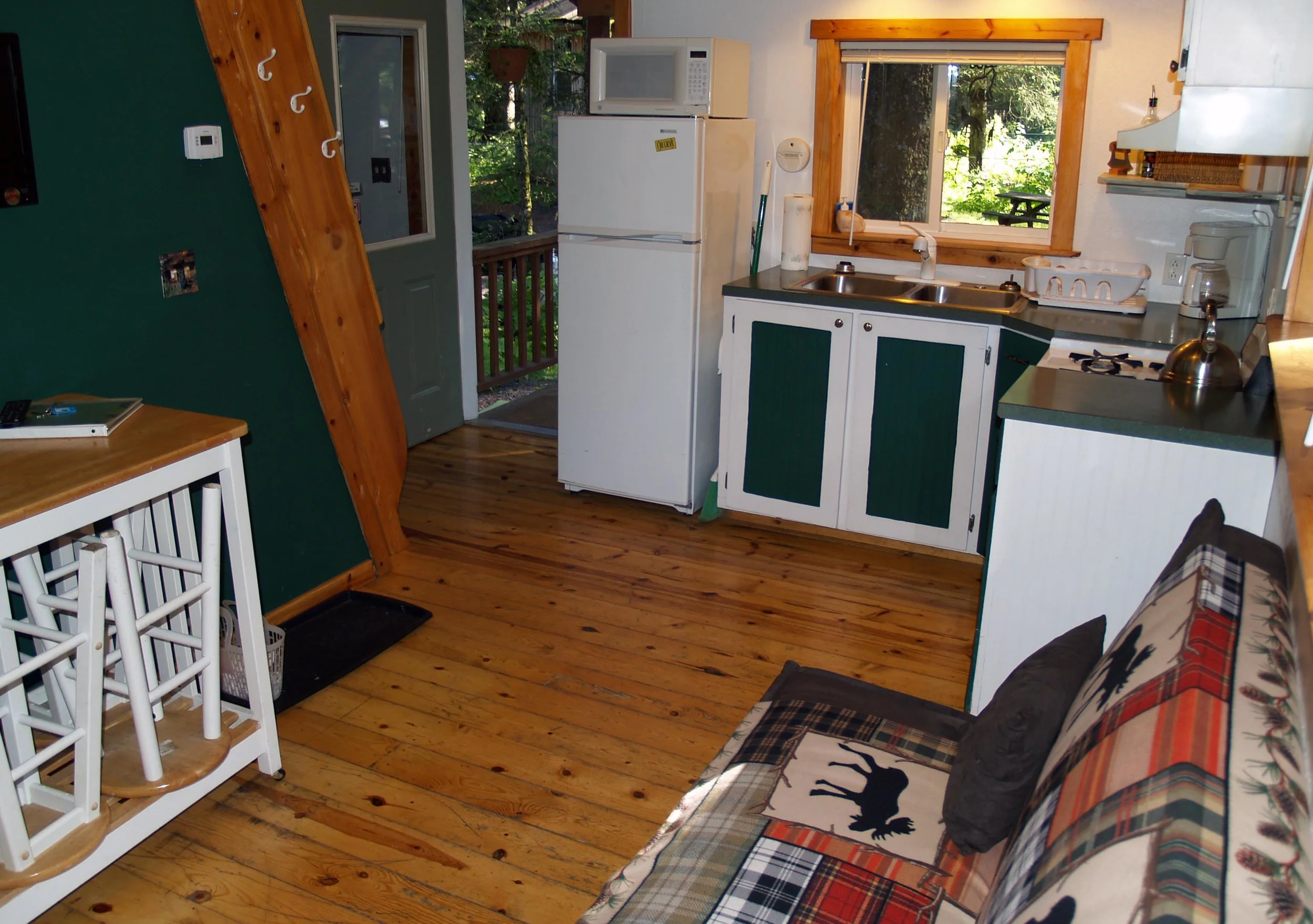 Vacation cabin rentals in Seward Alaska — Millane's Serenity by the Sea