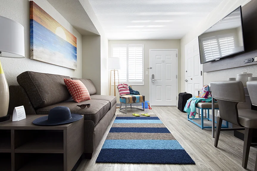 Guestroom; Living Room