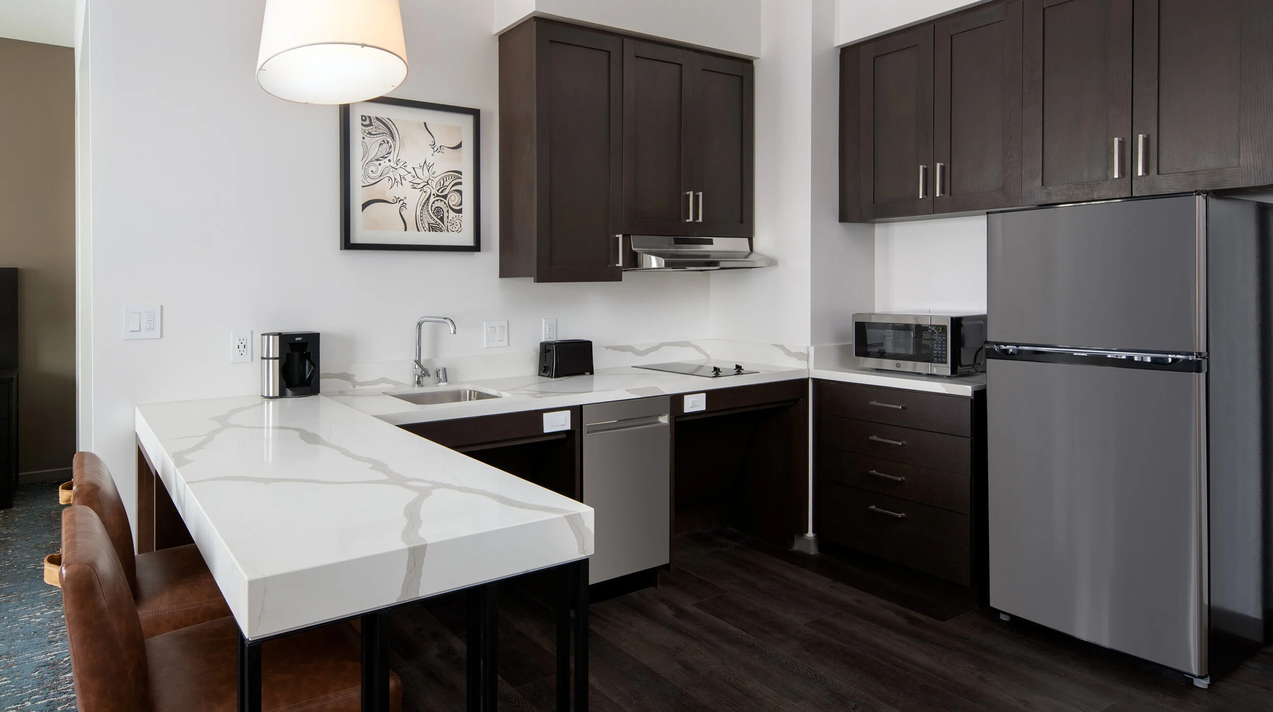 RI_LAXRL_Accessible_Guest_Suite_Kitchen.jpg