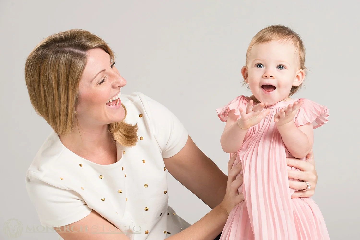 Kids Portrait Studio - First Birthday Smash Cake Photography
