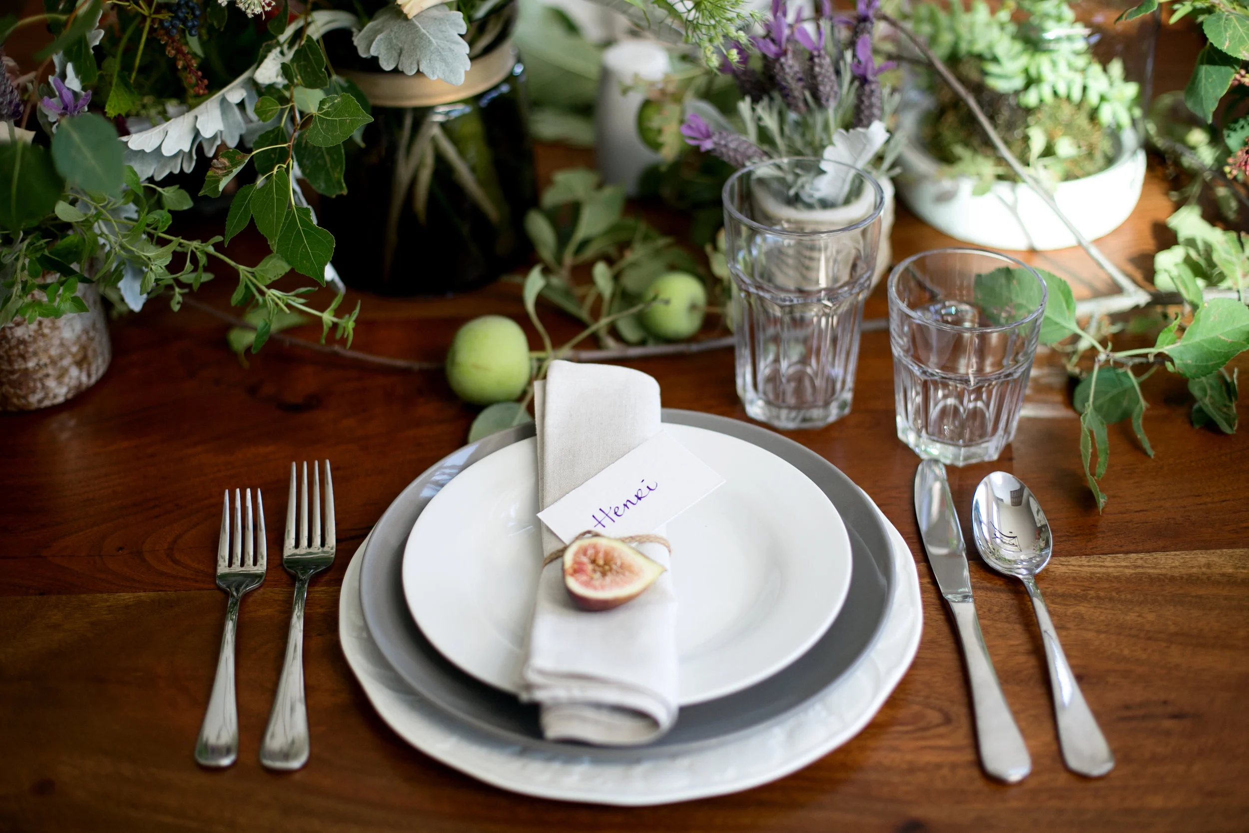 Using fruit and vegetables in your floral design is a great way to create interest and color! 