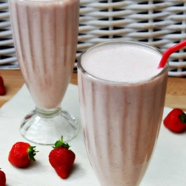 Oat Smoothie Strawberry Breakfast.jpg