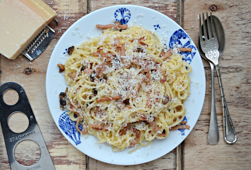 Easy Bacon Mushroom Carbonara Pasta Made Without Cream Gourmet Mum