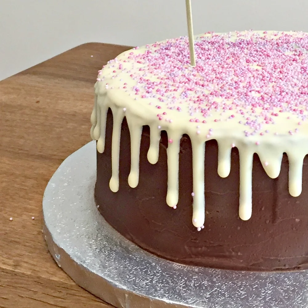 How to make an easy drip cake 24.jpg