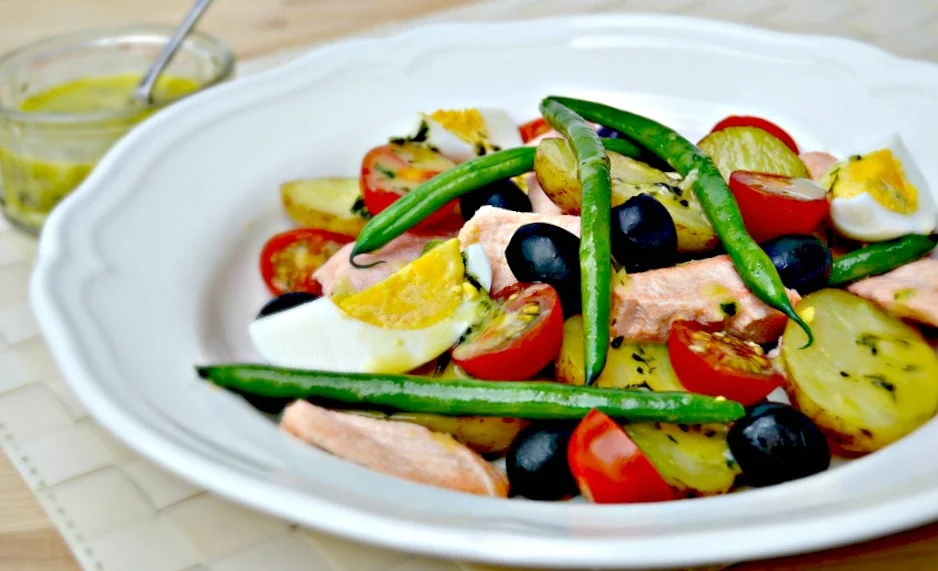 Salmon+Salad+Niçoise.jpg