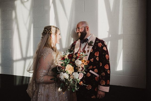 Every detail of this wedding was filled with so much personality and charm, but nothing beats the style of the couple themselves 👌✨⁣ ⁣
⁣⁣
#unionpinewedding #portlandeventspace #pdxstyle #pdxwedding #portlandweddingvenue #unionpine ⁣⁣
Photographer: @