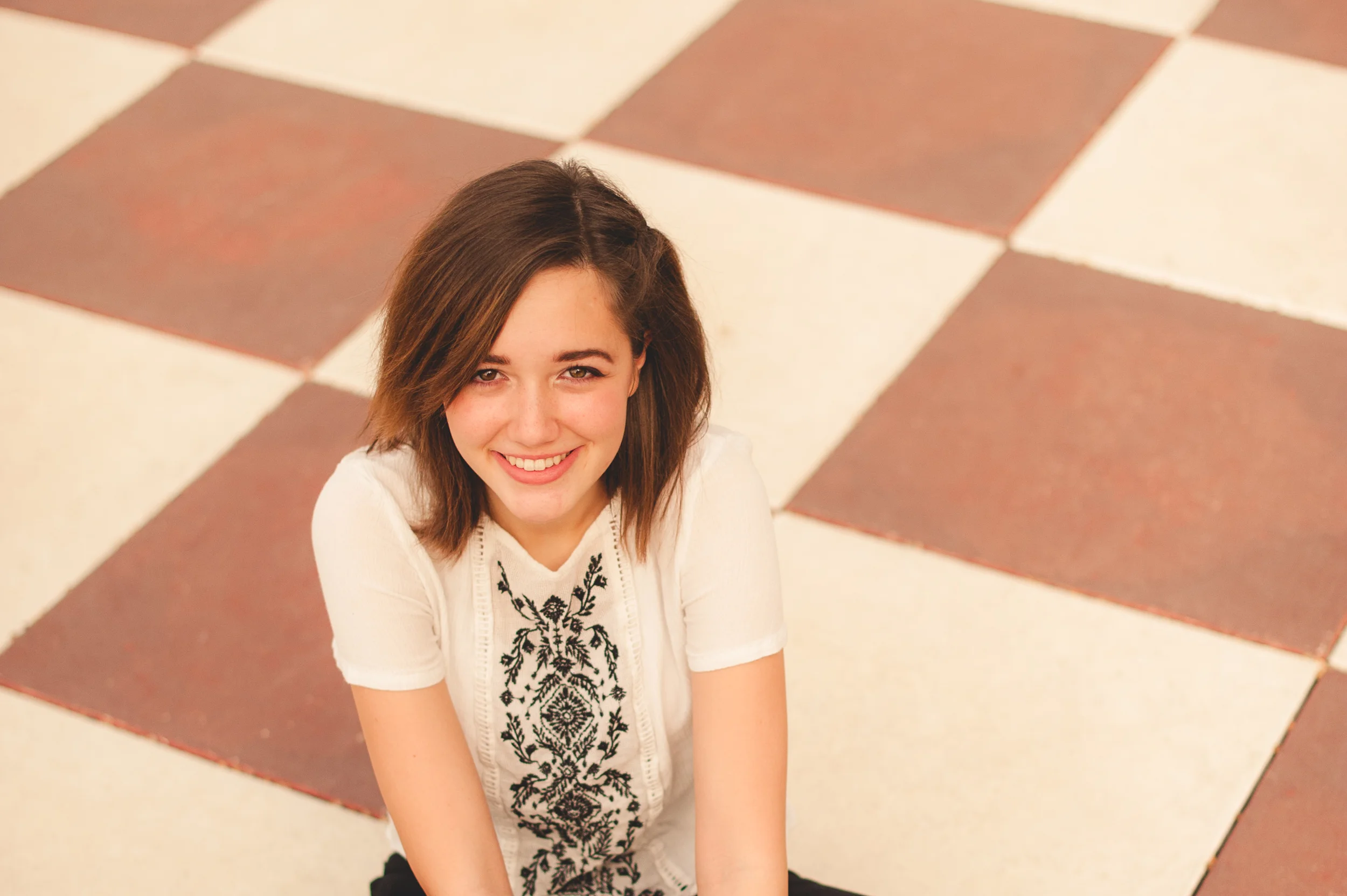 Downtown Kansas City Library Senior Pictures | Anna