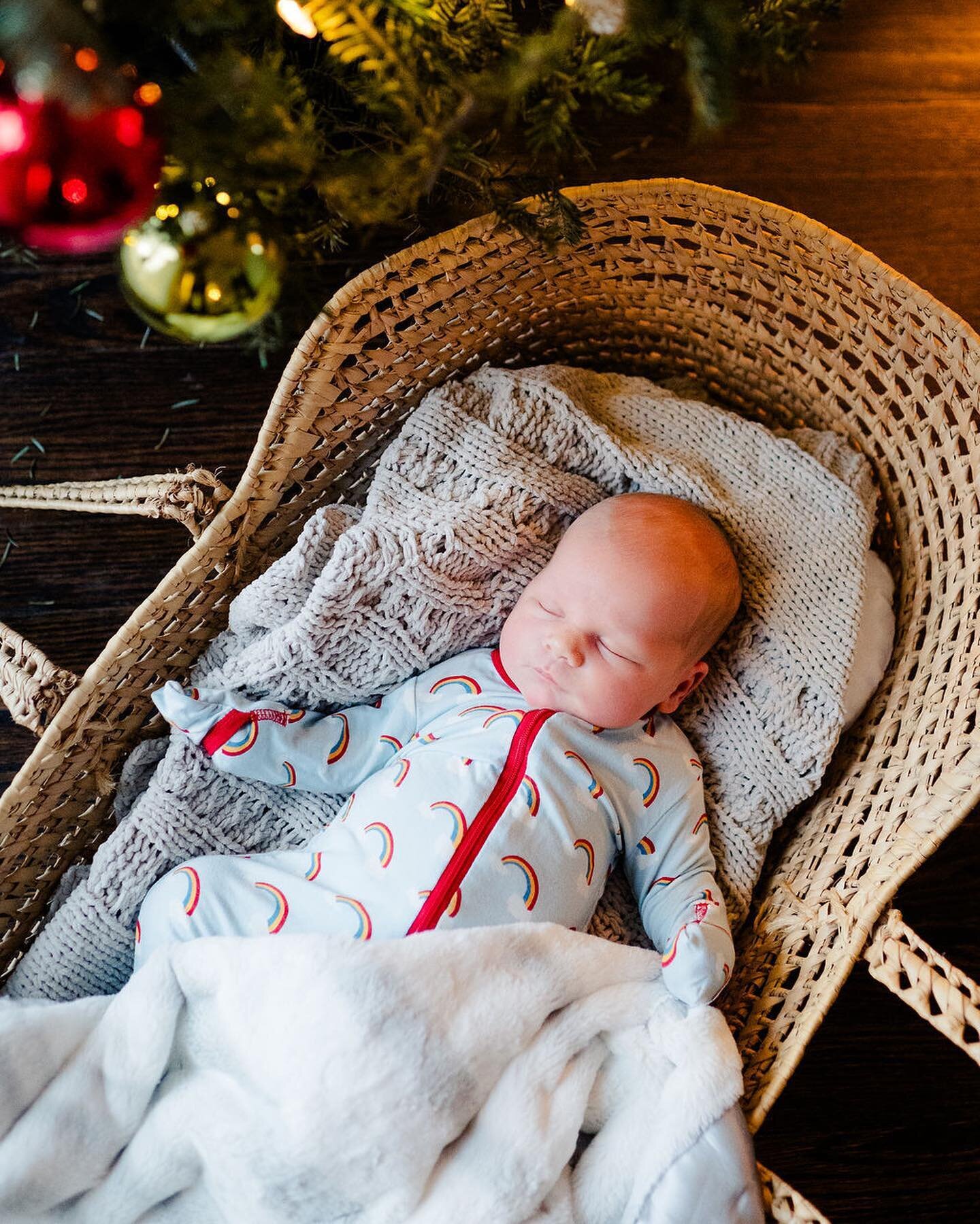 Christmas babies are the best ✨🎄 #kcphotographer #kcnewbornphotographer #kcnewborn #kcfamilyphotographer #kcfamily