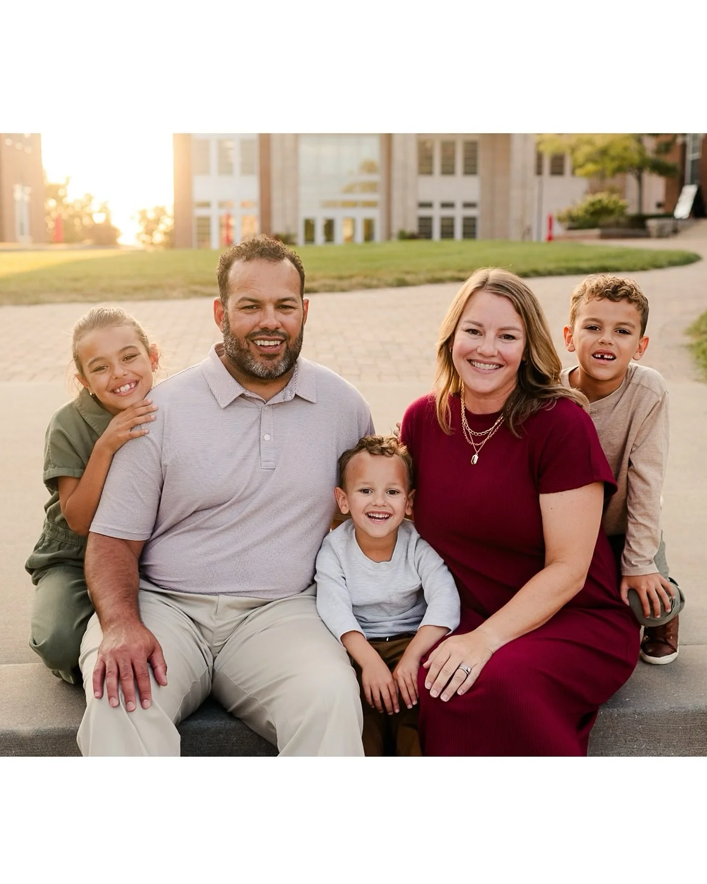 Just the perfect evening in Liberty for these photos. ✨ #kcphotographer #kcfamilyphotographer #kcfamily #libertymophotographer