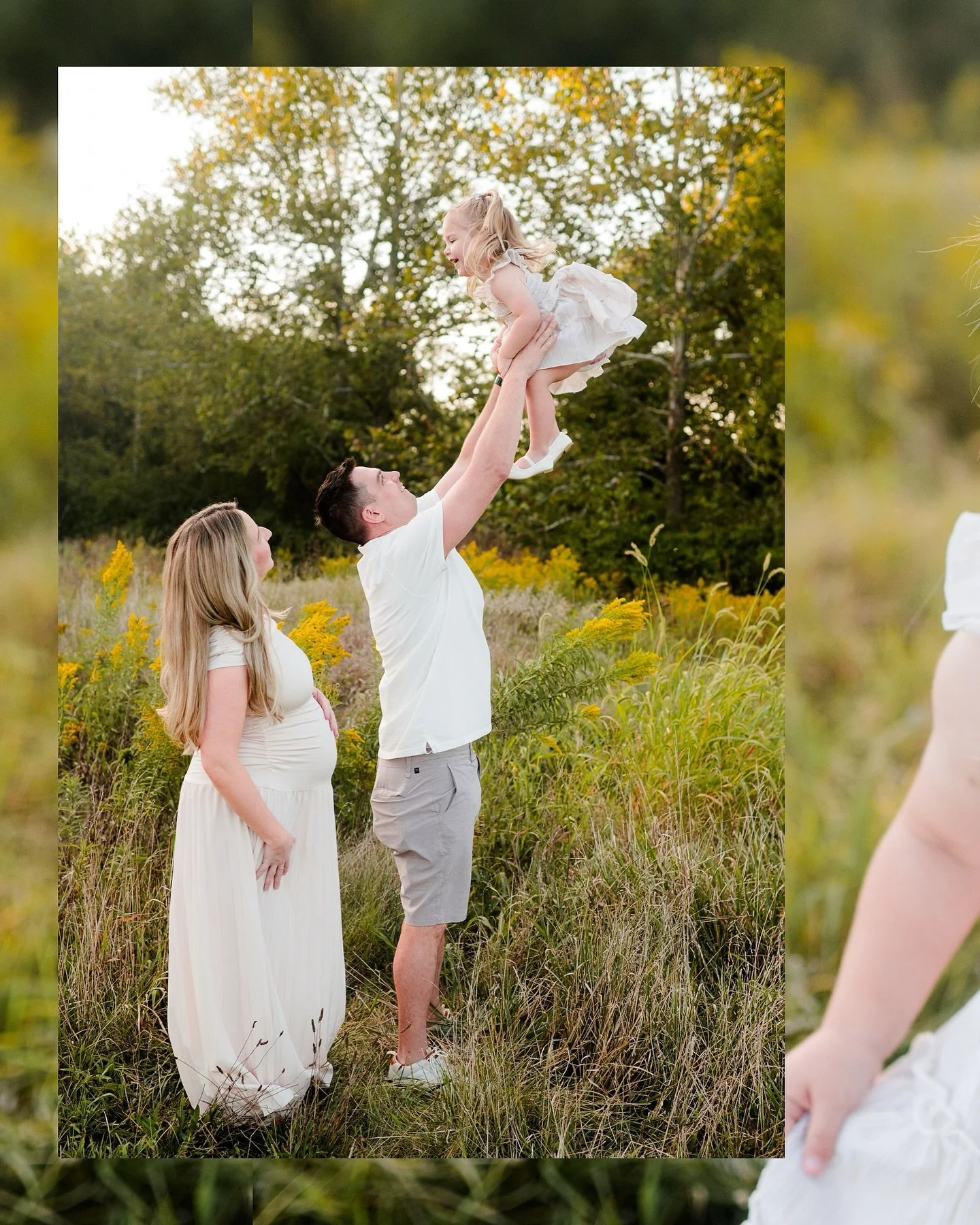 These September colors are some of my favorite! 🌾🌻😍 #familyphotography #kcfamily #kcfamilyphotographer #libertymophotographer