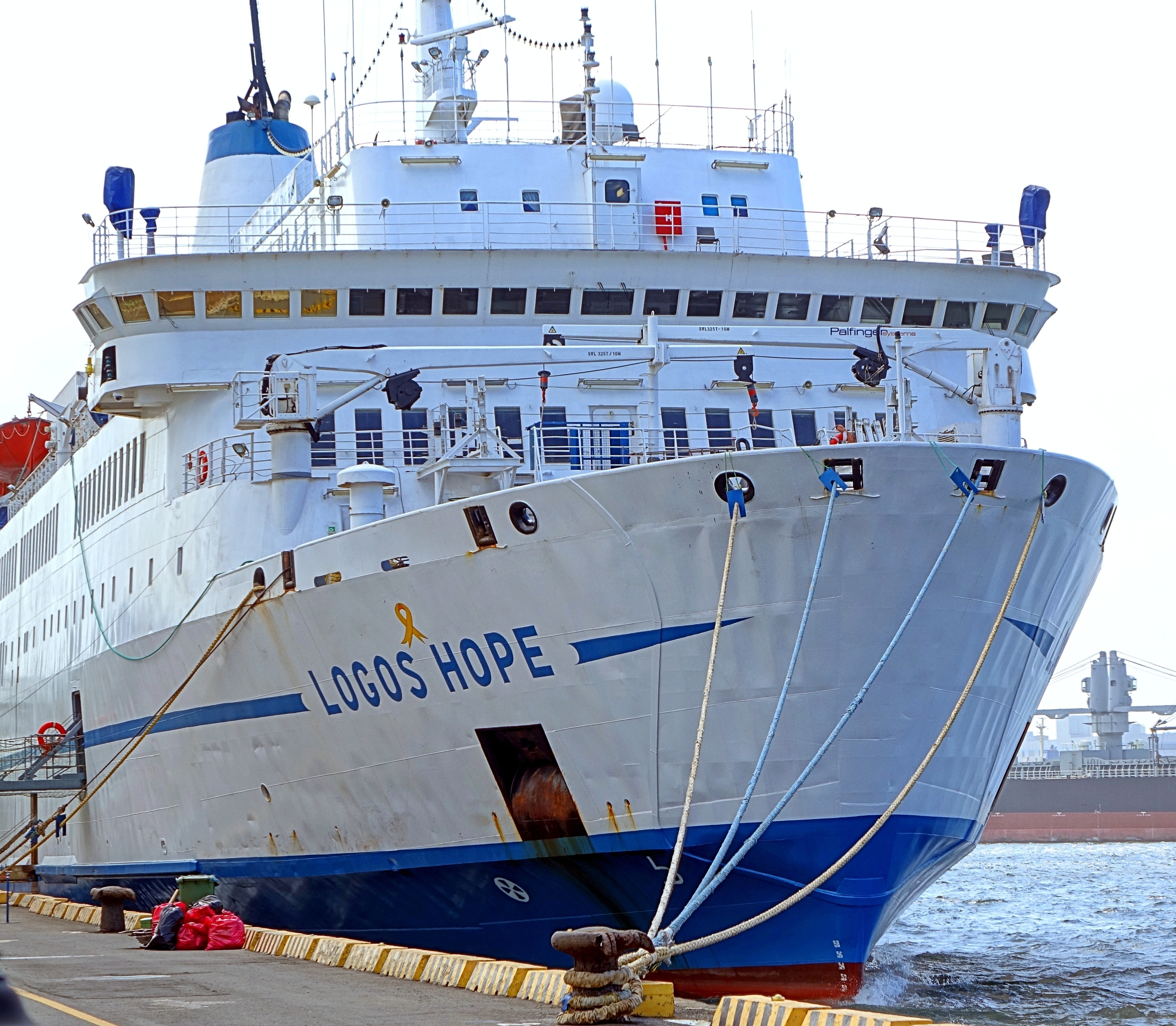 SHIP SAILS THE WORLD FOR CHRIST