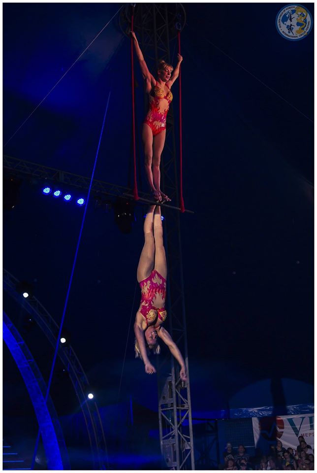 Duo Amazons Trapeze.jpg