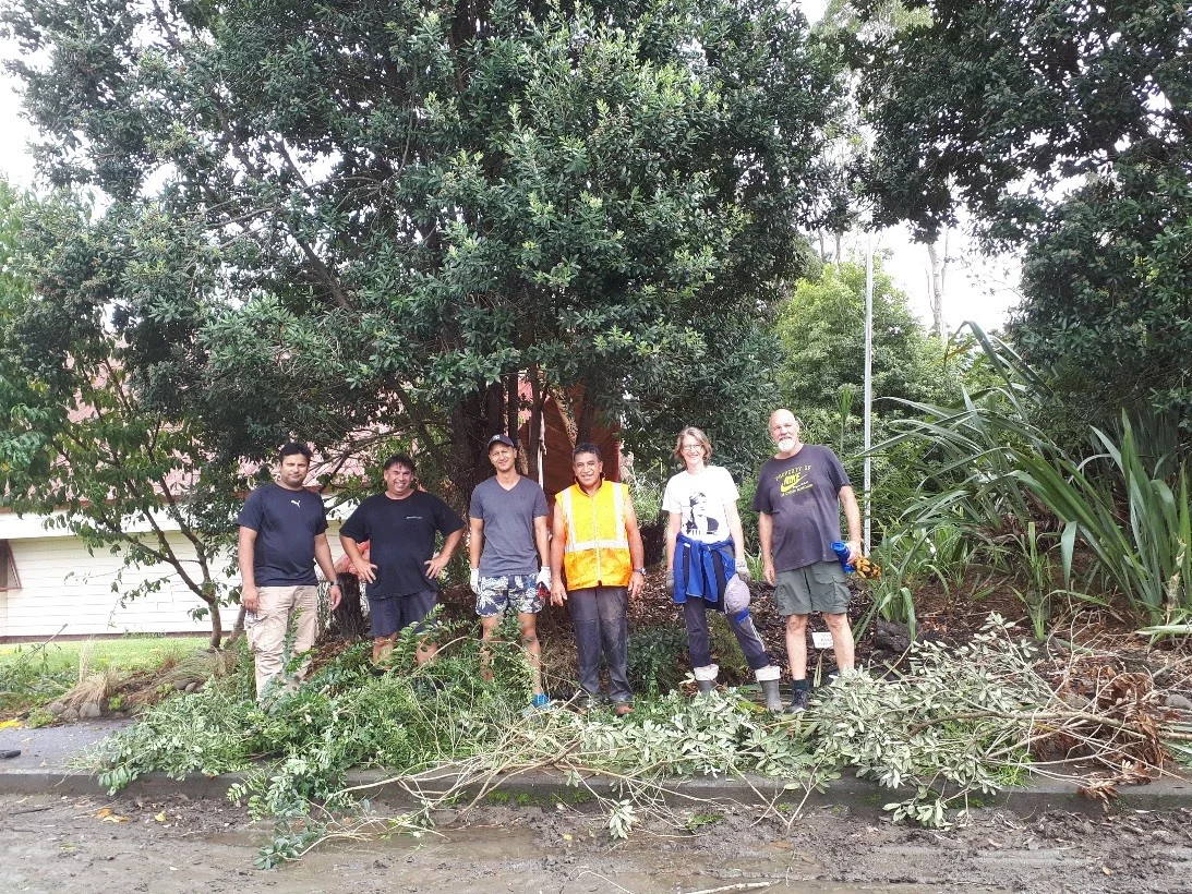 (l-r): Avi, Greg, Kaan, Ted, Penny, Pieter